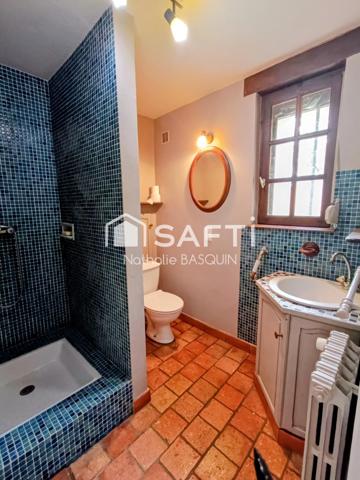 Maison en pierre de caractère 213 m2 avec piscine.