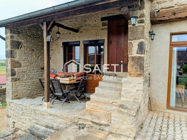 Maison en pierre de caractère 213 m2 avec piscine.
