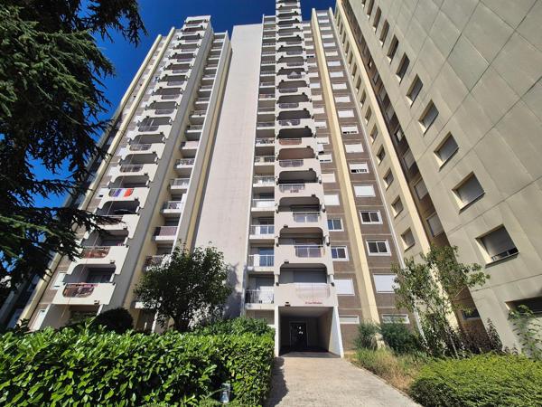 Appartement 4 pièces de 91 m² à Saint etienne