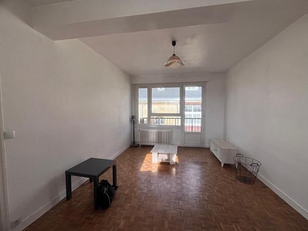 LAVAL - Centre-ville "Rive Gauche" T2 avec parking -SECTEUR GARE