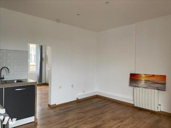 Centre Ville Appartement de Type 3 au 1er étage en duplex