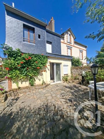 Maison à vendre  4 pièces - 124 m 2   CHATEAUBRIANT  - 44
