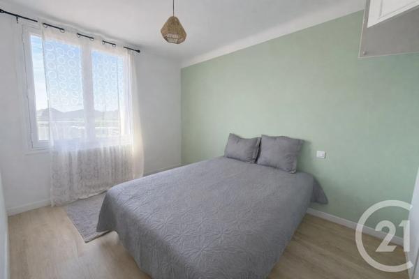 Maison à vendre  4 pièces - 124 m 2   CHATEAUBRIANT  - 44