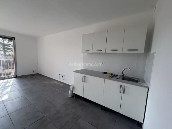 Location                                                      Studio
                        
                     1 pièces                      30 m2                     à Martigues