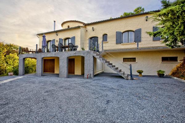 Maison 141 m² à Fargues-Saint-Hilaire  3 Chambres