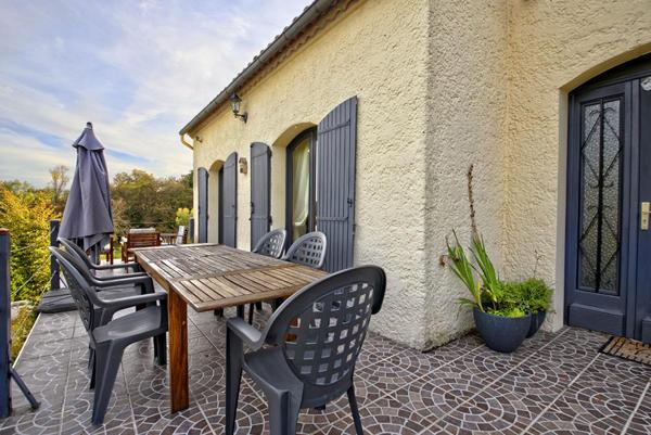 Maison 141 m² à Fargues-Saint-Hilaire  3 Chambres