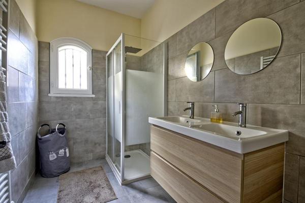 Maison 141 m² à Fargues-Saint-Hilaire  3 Chambres