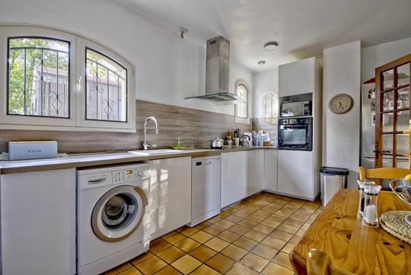 Maison 141 m² à Fargues-Saint-Hilaire  3 Chambres