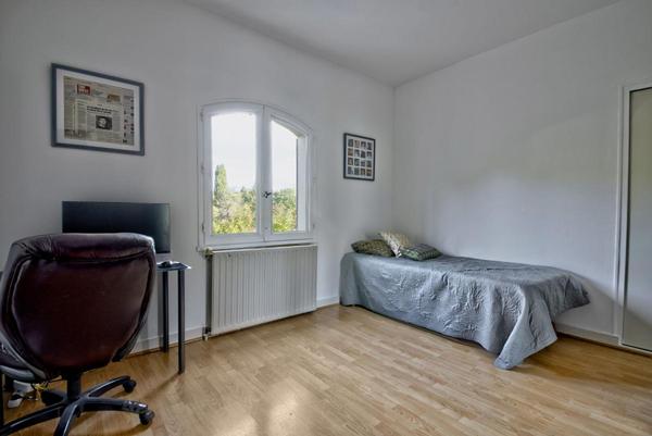 Maison 141 m² à Fargues-Saint-Hilaire  3 Chambres