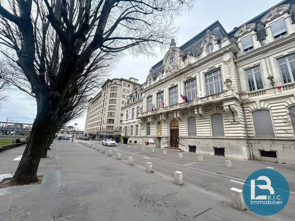 Bureaux à deux pas de Jean Macé