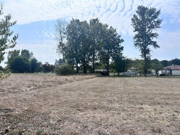 Terrain à vendre |  Saint-Aigulin |  1720 m²