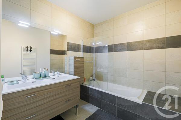 Appartement F3 à vendre  3 pièces - 75,67 m2 EYBENS - 38