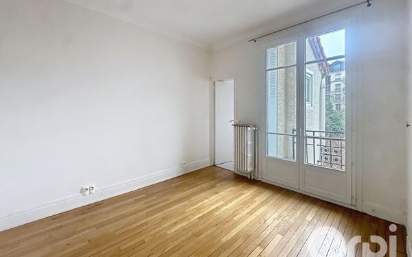 Immeuble à vendre    9 pièces • 332,65 m2 Clamart