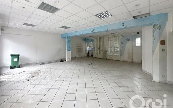 Immeuble à vendre    9 pièces • 332,65 m2 Clamart