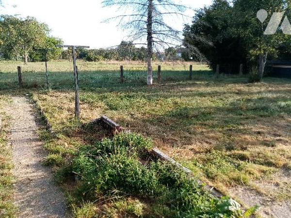 Secteur très calme et ensoleillé, pavillon environ 93 m² au sol terrain attenant de 808 m²