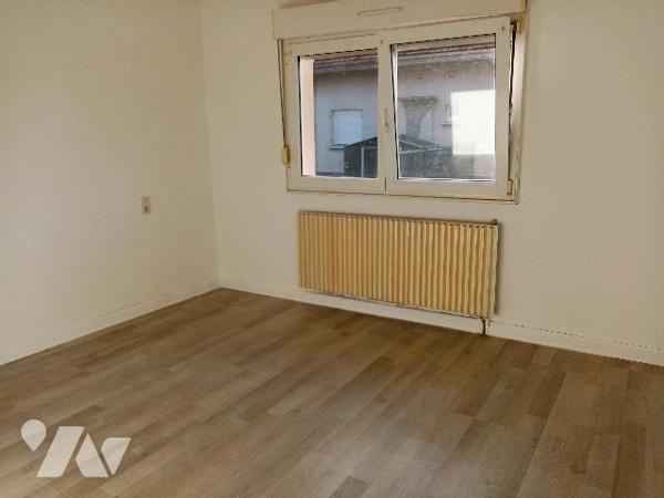 Secteur très calme et ensoleillé, pavillon environ 93 m² au sol terrain attenant de 808 m²