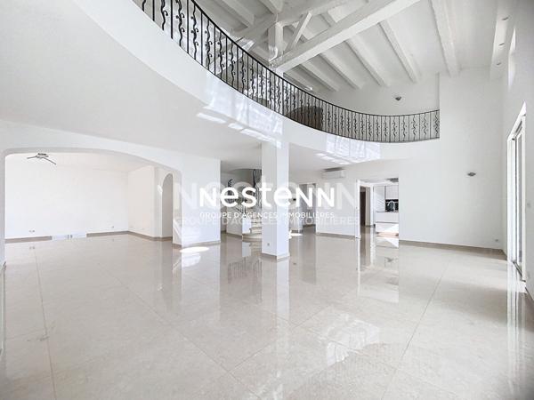 MAISON PROVENCALE 270.15M2- VUE MER PANORAMIQUE-PISCINE-GARAGE-VALLAURIS