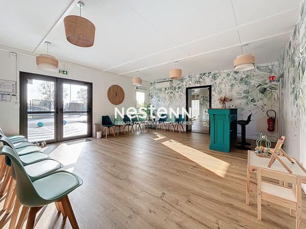 Bureau de 12 m² ² dans un bâtiment entièrement rénové à la sortie de l'autoroute.