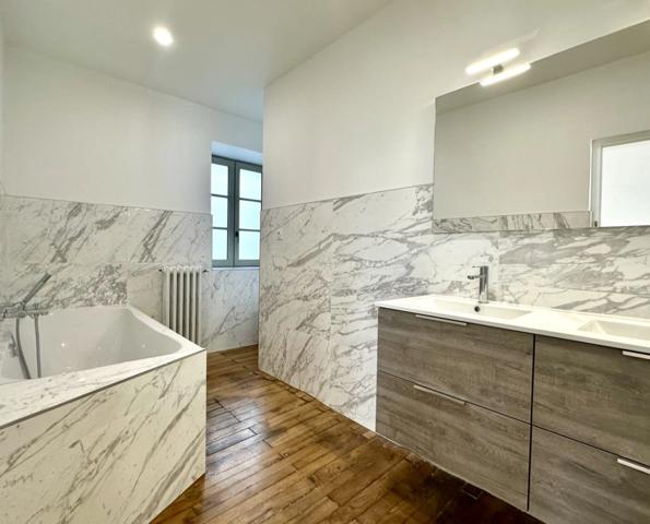 Rare, hôtel particulier rénové Hyper centre de Tours