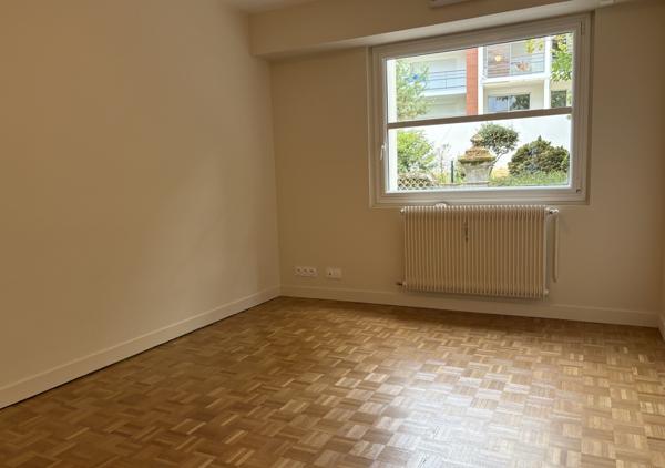 APPARTEMENT T4 NANTES / REF : 1202
