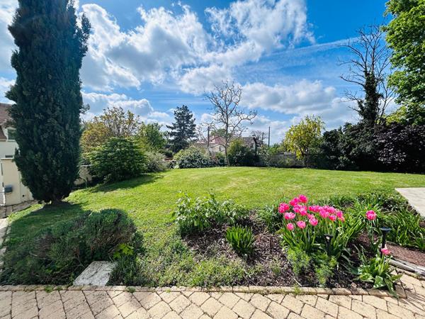 Maison Vaux Sur Seine 8 pièce(s) 203 m2 €699 900 ** - Référence 1760
