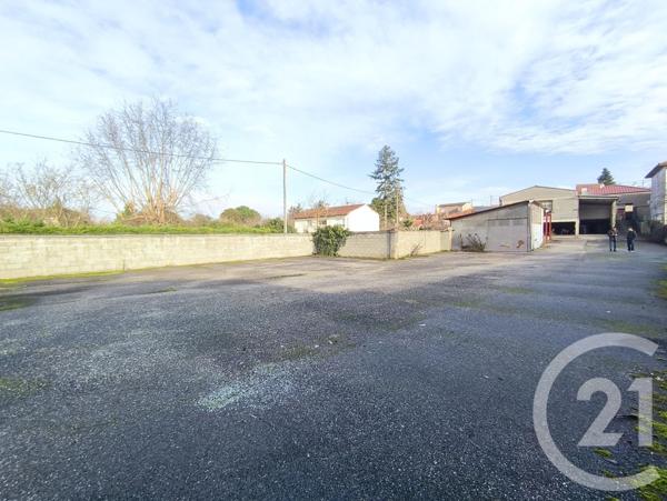 à vendre  966 m2 VILLENEUVE SUR LOT - 47