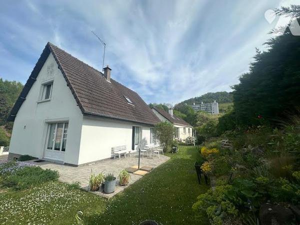 A VENDRE Maison individuelle à AMFREVILLE-LA-MI-VOIE (76920), sur sous-sol, construction de 197...