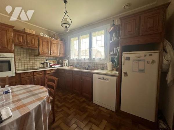 A VENDRE Maison individuelle à AMFREVILLE-LA-MI-VOIE (76920), sur sous-sol, construction de 197...