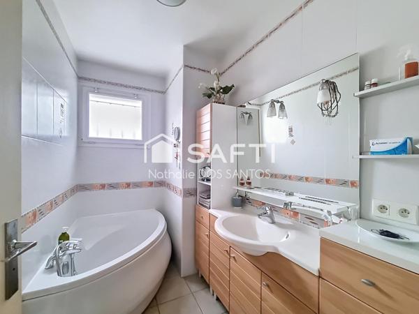 Maison familiale 3/4 chambres, grand jardin avec piscine