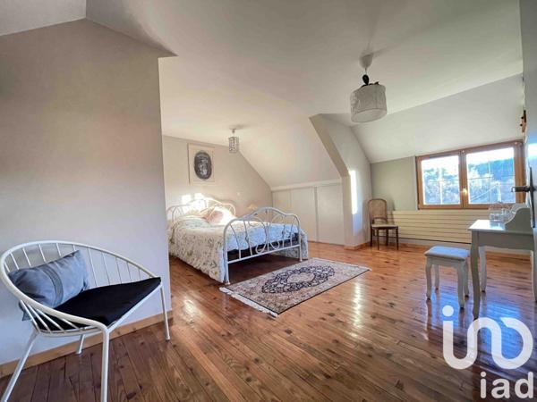 Maison rustique 4 pièces de 133 m² à Bourgueil (37140)