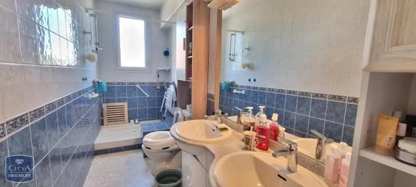 Appartement à louer 6 pièces 139.22m²