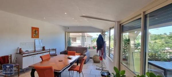 Appartement à louer 6 pièces 139.22m²