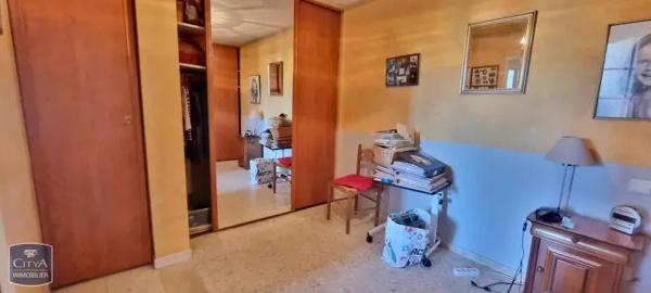 Appartement à louer 6 pièces 139.22m²