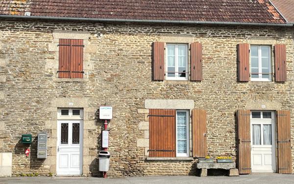 Immeuble à vendre    4 pièces •  Saint-Denis-sur-Sarthon