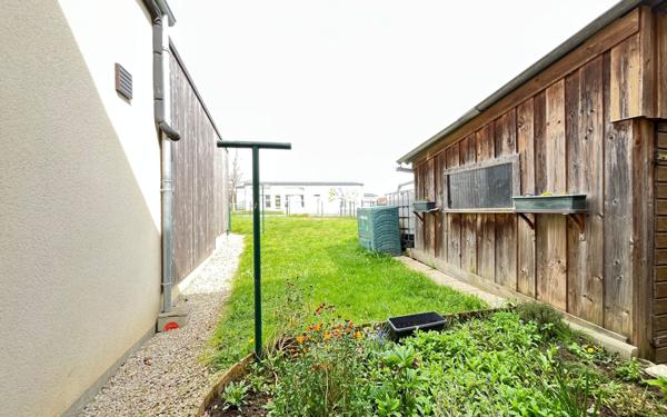 Immeuble à vendre    4 pièces •  Saint-Denis-sur-Sarthon