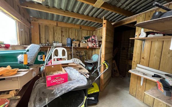 Immeuble à vendre    4 pièces •  Saint-Denis-sur-Sarthon