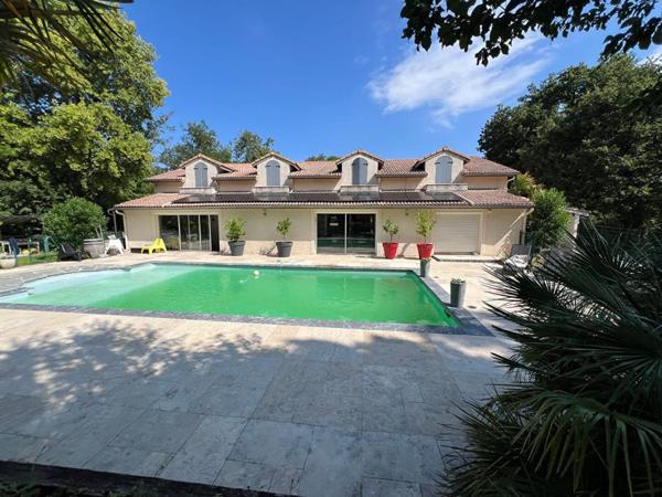 Maison Chateauneuf Sur Isere 10 pièce(s) 338 m2