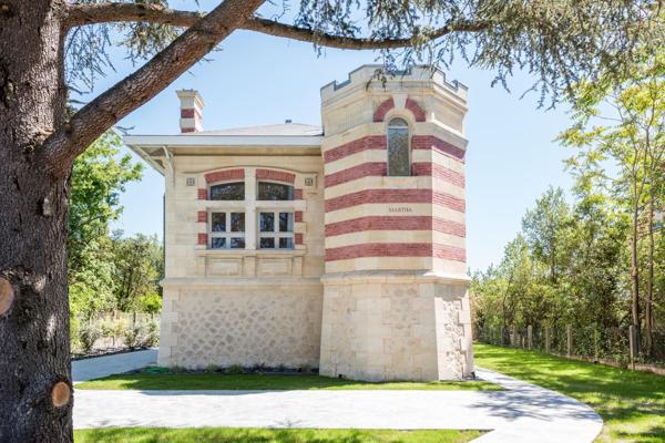 Pessac hyper centre, dans une rue calme: Demeure d'exception dans le quartier protégé des 16 villas du Casino