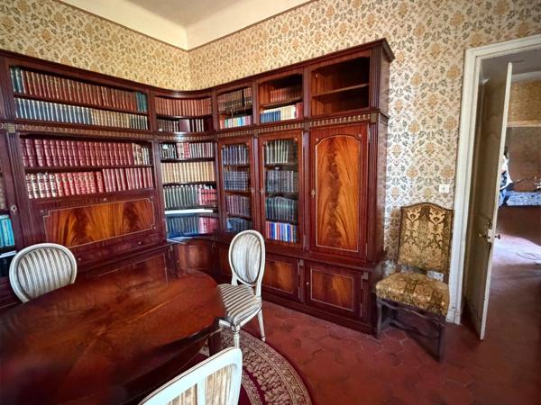 PLAISANCE du GERS proche(32): ANCIENNE PROPRIETE BOURGEOISE avec dépendances, bois, mare..sur 2 hectares,CALME, sans vis à vis, sans voisin, proche, famille ou projet d accueil ambitieux possible.
