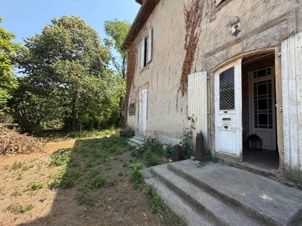 PLAISANCE du GERS proche(32): ANCIENNE PROPRIETE BOURGEOISE avec dépendances, bois, mare..sur 2 hectares,CALME, sans vis à vis, sans voisin, proche, famille ou projet d accueil ambitieux possible.