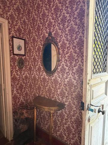 PLAISANCE du GERS proche(32): ANCIENNE PROPRIETE BOURGEOISE avec dépendances, bois, mare..sur 2 hectares,CALME, sans vis à vis, sans voisin, proche, famille ou projet d accueil ambitieux possible.