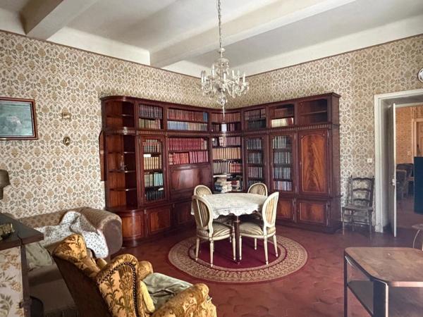 PLAISANCE du GERS proche(32): ANCIENNE PROPRIETE BOURGEOISE avec dépendances, bois, mare..sur 2 hectares,CALME, sans vis à vis, sans voisin, proche, famille ou projet d accueil ambitieux possible.