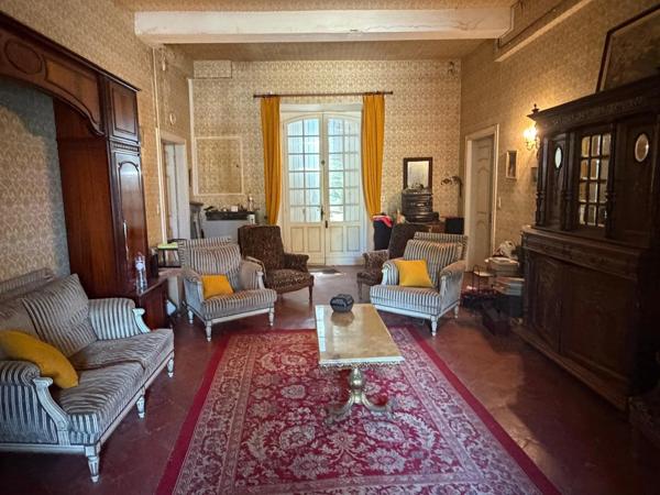 PLAISANCE du GERS proche(32): ANCIENNE PROPRIETE BOURGEOISE avec dépendances, bois, mare..sur 2 hectares,CALME, sans vis à vis, sans voisin, proche, famille ou projet d accueil ambitieux possible.