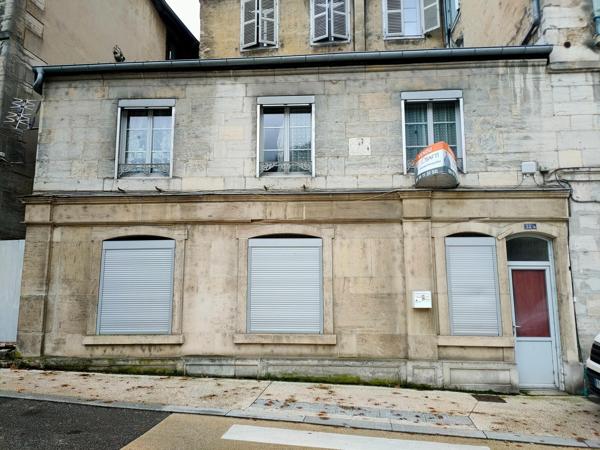 maison de ville à rafraichir SALINS LES BAINS JURA