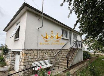 Maison dans quartier prisé