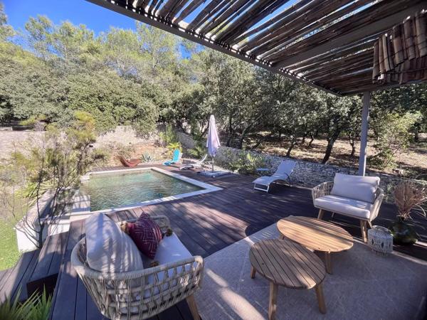 NIMES - VEDELIN - CARREAU DE LANES - MAISON - PISCINE - 6 CHAMBRES  -  DEPENDANCE - GARAGE - CALME - SANS VIS A VIS -