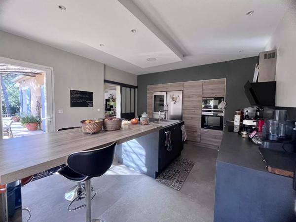 NIMES - VEDELIN - CARREAU DE LANES - MAISON - PISCINE - 6 CHAMBRES  -  DEPENDANCE - GARAGE - CALME - SANS VIS A VIS -