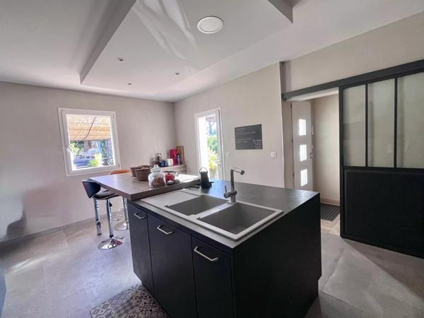 NIMES - VEDELIN - CARREAU DE LANES - MAISON - PISCINE - 6 CHAMBRES  -  DEPENDANCE - GARAGE - CALME - SANS VIS A VIS -