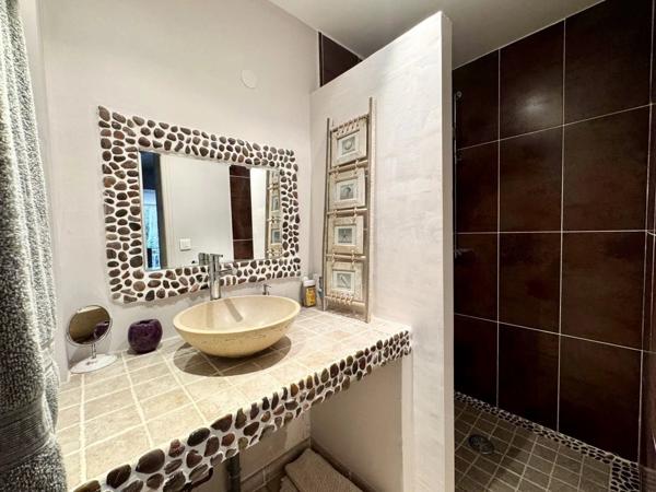 NIMES - VEDELIN - CARREAU DE LANES - MAISON - PISCINE - 6 CHAMBRES  -  DEPENDANCE - GARAGE - CALME - SANS VIS A VIS -