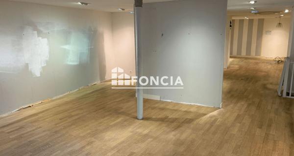 À vendre Local commercial 134 m² - Cahors 46000